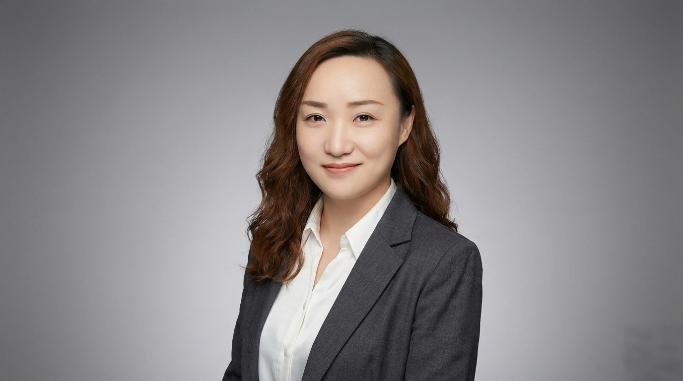 孟小华 - 首席财务官、董事