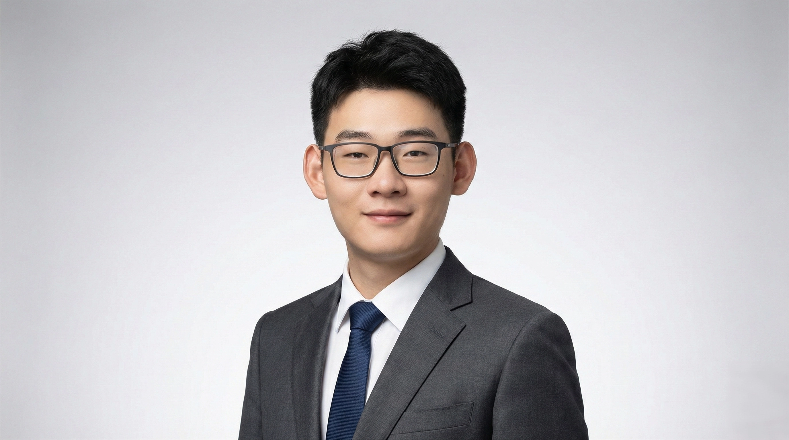 王恒东 - 执行董事